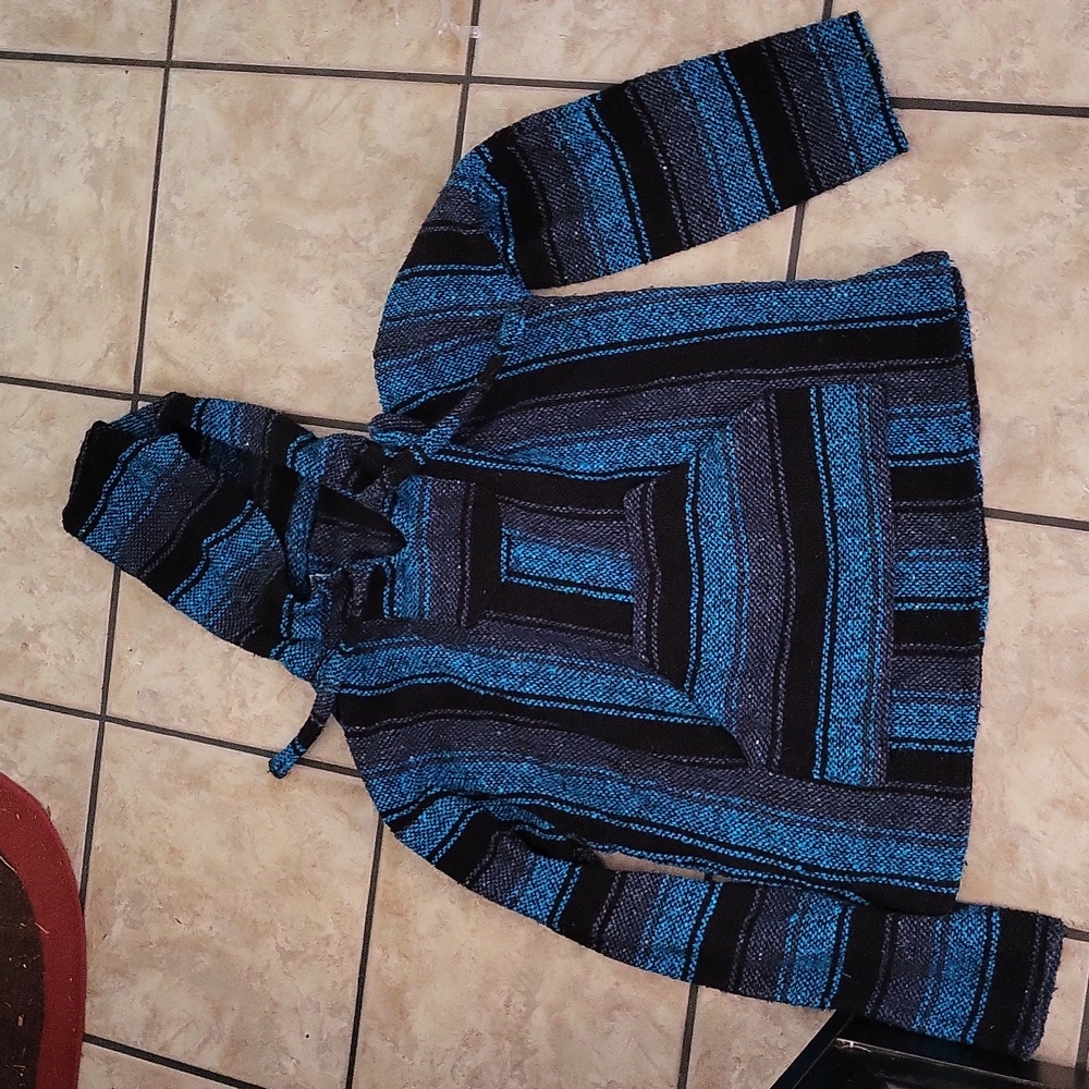 Sweaters - Picture 7 of 7